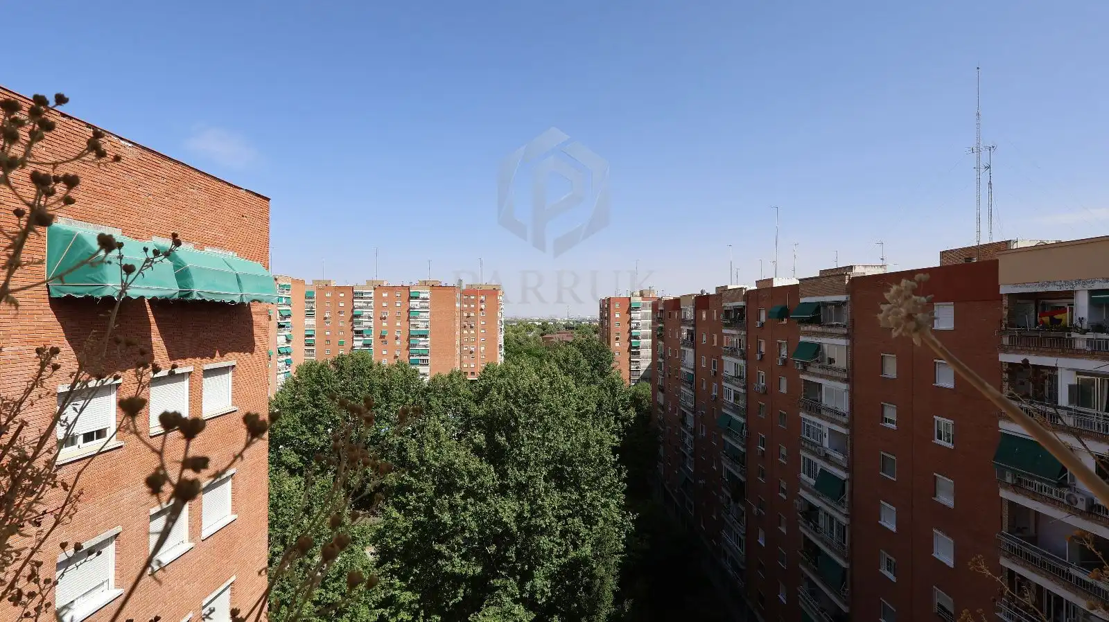 Exterior view of Attic for sale in Alcorcón  with Terrace, Swimming Pool and Community pool