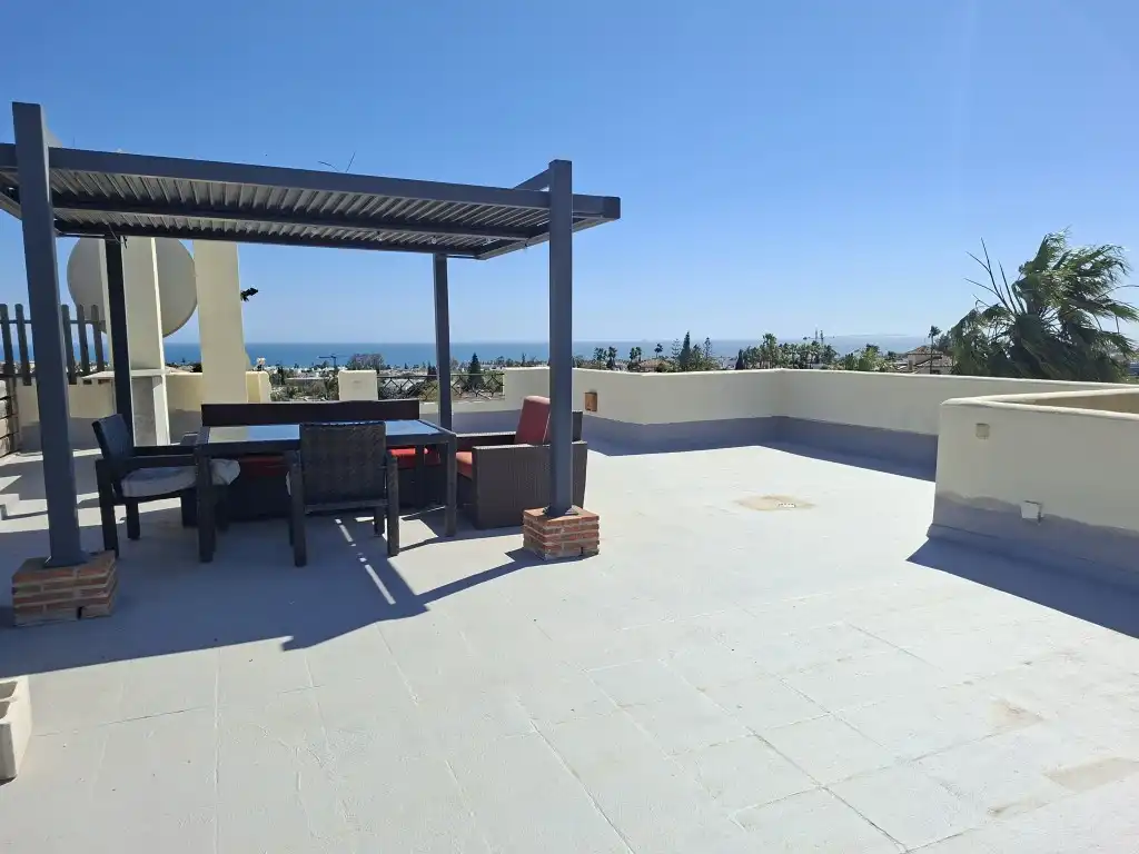 Terraza de Dúplex en venta en Estepona con Terraza y Piscina comunitaria