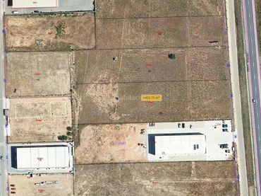 Terreno industrial en venta en Carrer Loira 36