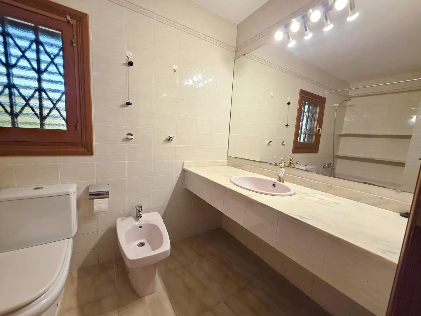 Baño de Casa o chalet de alquiler en Benicasim / Benicàssim con Aire acondicionado, Jardín privado y Trastero