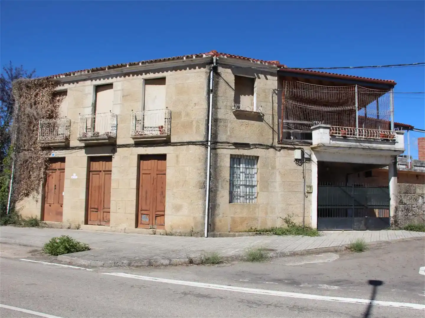 Vista exterior de Finca rústica en venda en Monterrei amb Jardí privat, Piscina i Balcó