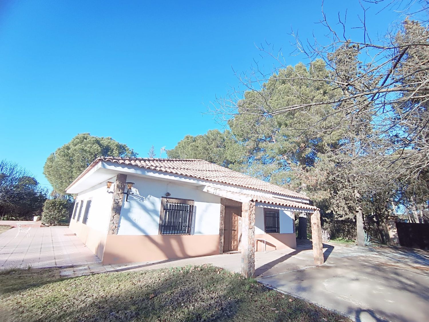 Exterior view of House or chalet for sale in Ciudad Real Capital