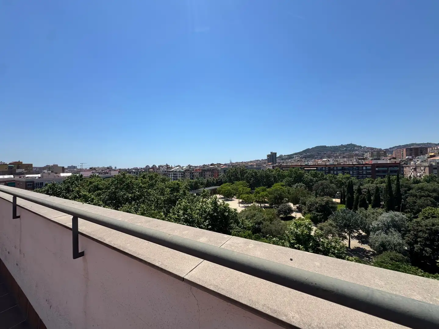Außenansicht von Wohnung zum Verkauf in Barcelona mit Balkon