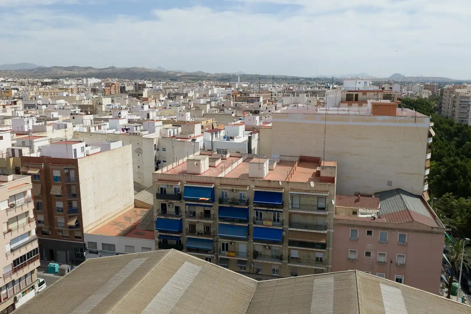 Vista exterior de Pis en venda en Elche / Elx amb Balcó
