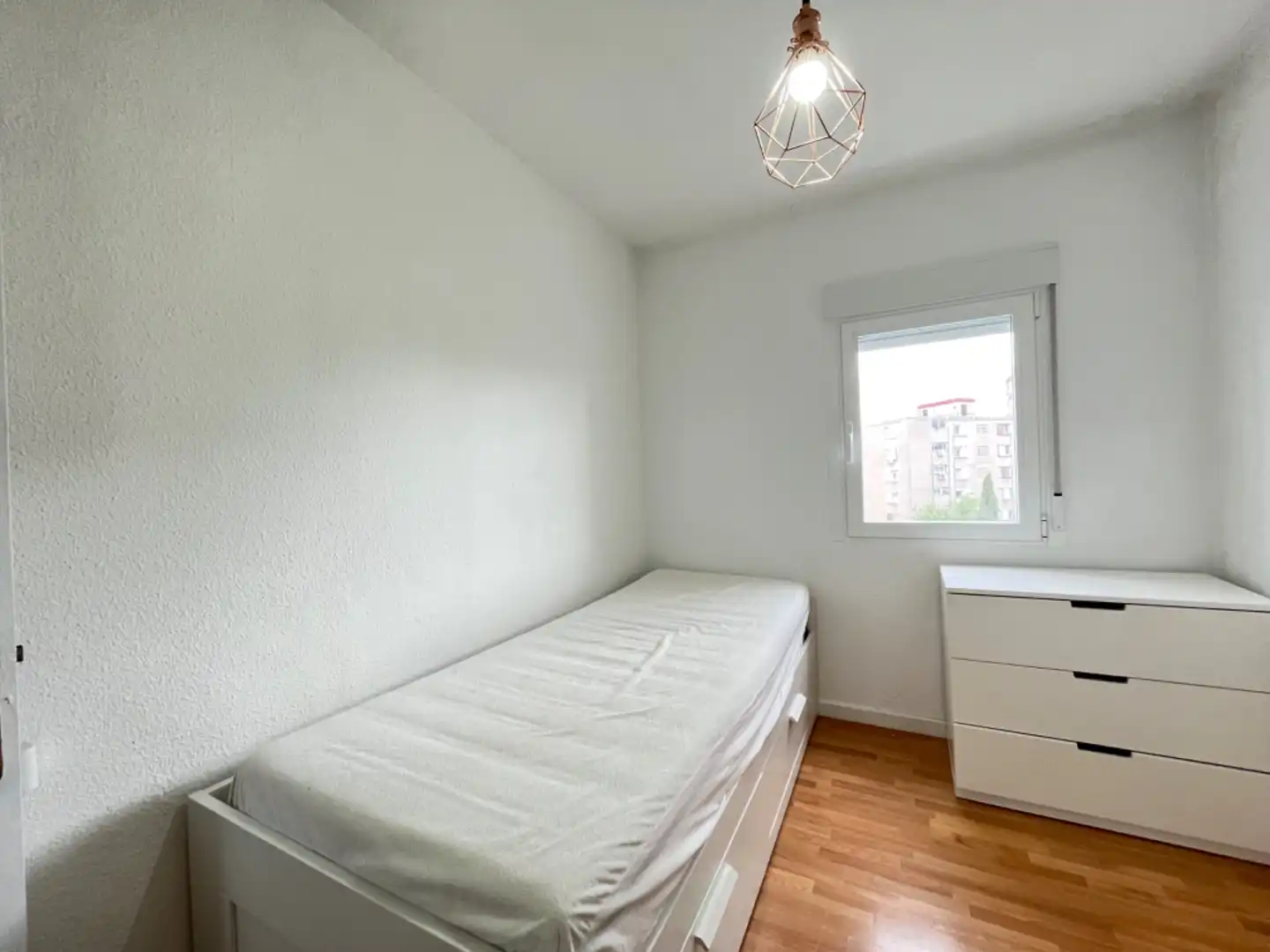 Bedroom of Flat for sale in Madrid  with Heating, Terrace and Furnished