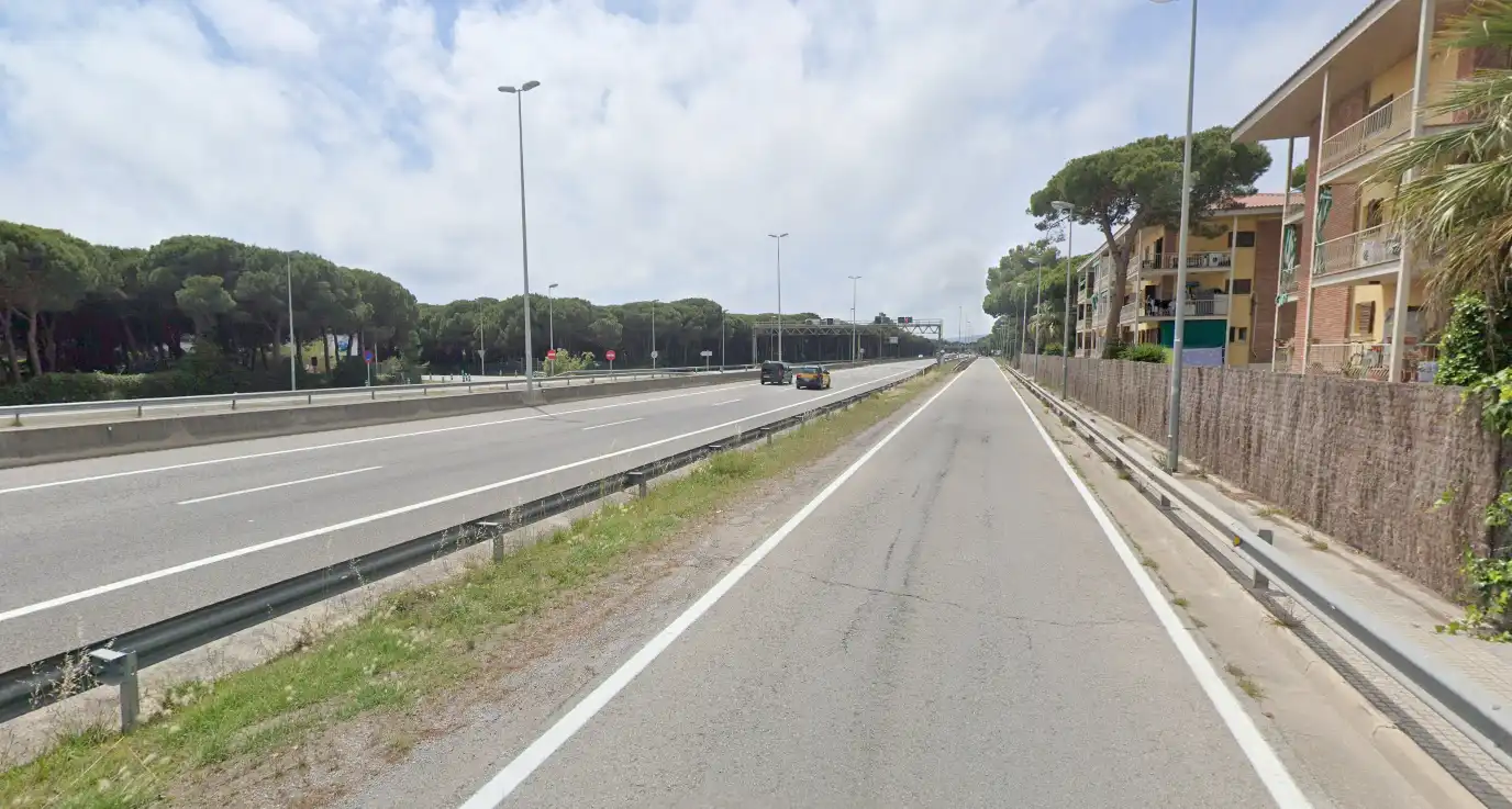 Vista exterior de Garatge en venda en Gavà
