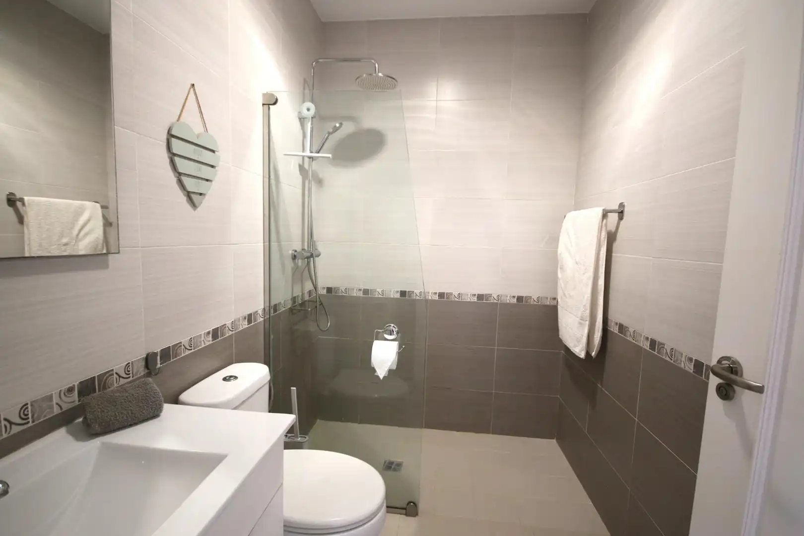 Bany de Casa o xalet en venda en Ayamonte amb Aire condicionat, Piscina i Jacuzzi