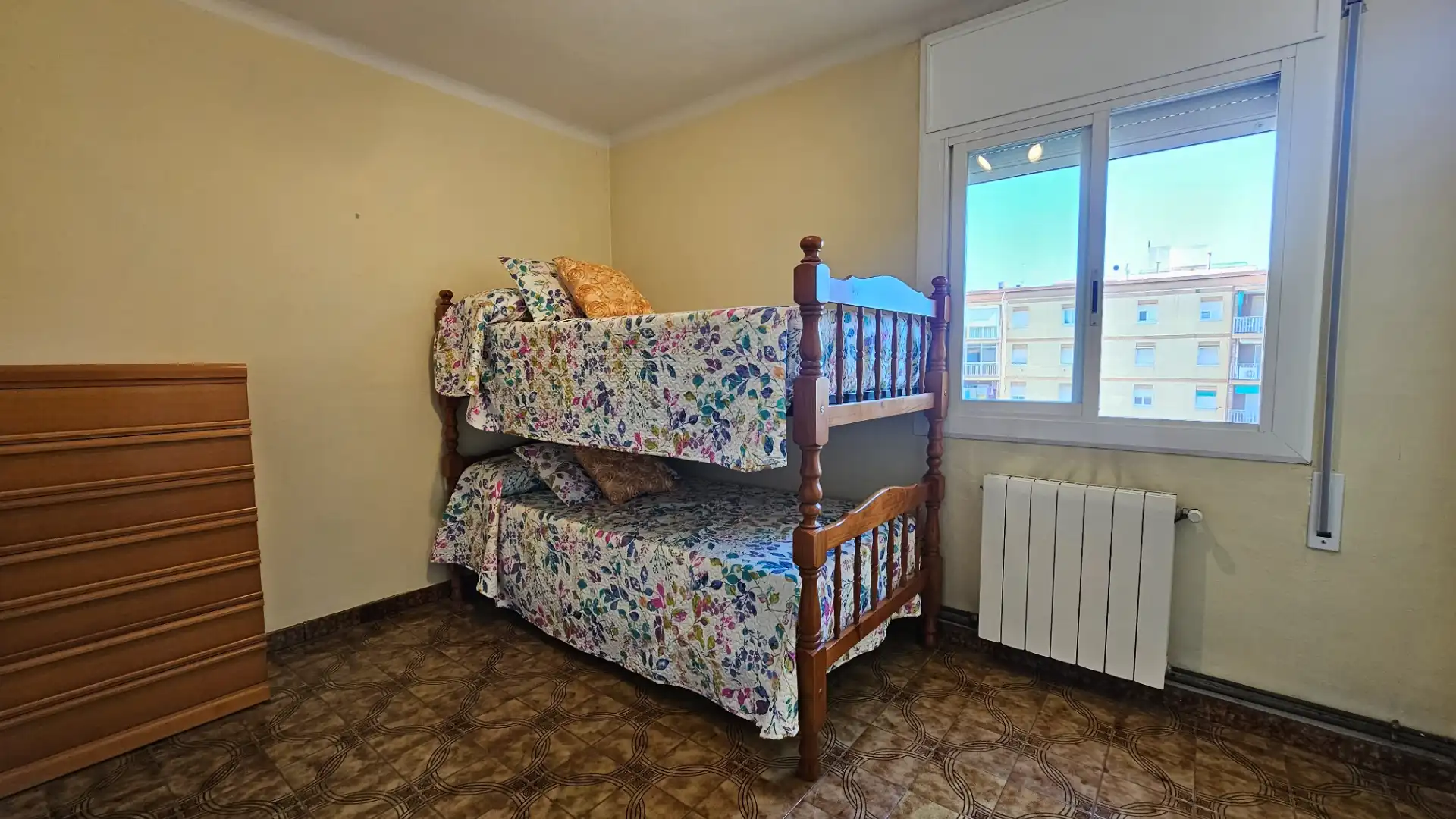 Schlafzimmer von Wohnung zum Verkauf in Sabadell mit Klimaanlage, Heizung und Balkon