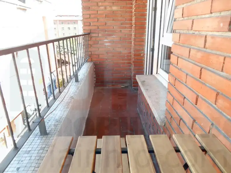 Terrasse von Wohnung zur Miete in Oviedo  mit Heizung, Terrasse und Möbliert