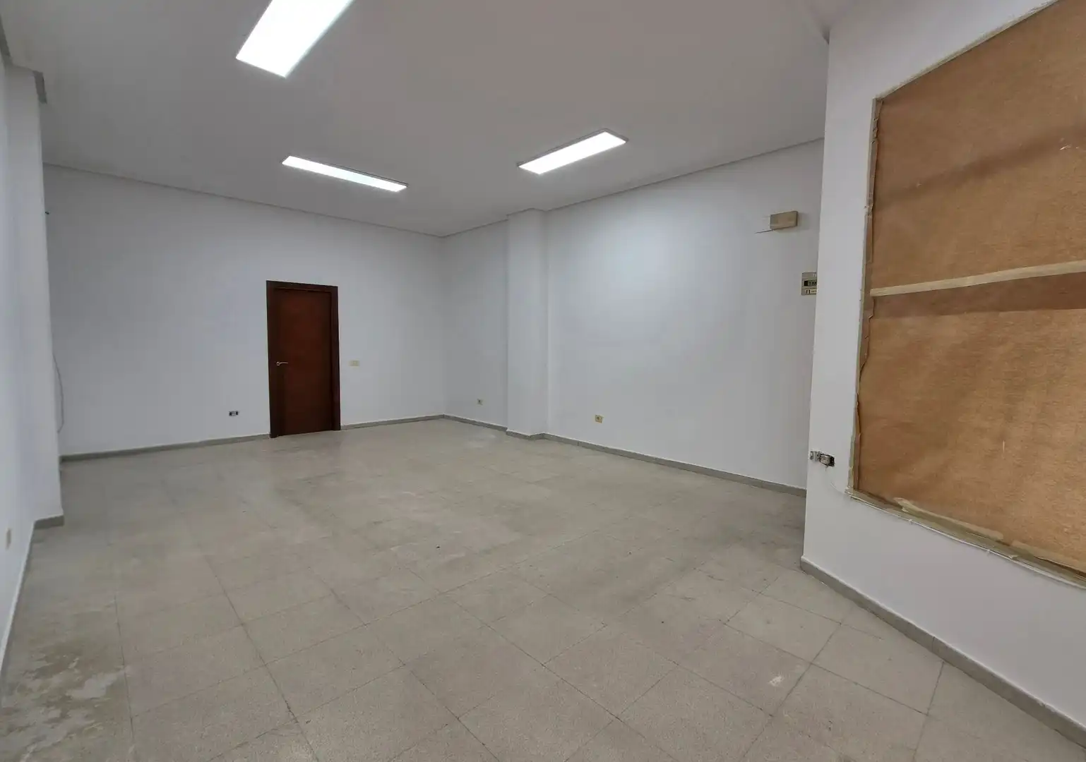 Geschaftsraum zur Miete in Carreño