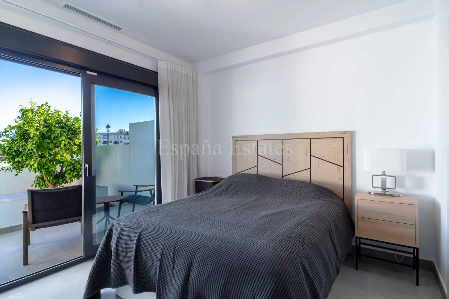 Habitación de Casa adosada en venta en Nerja con Aire acondicionado, Calefacción y Terraza