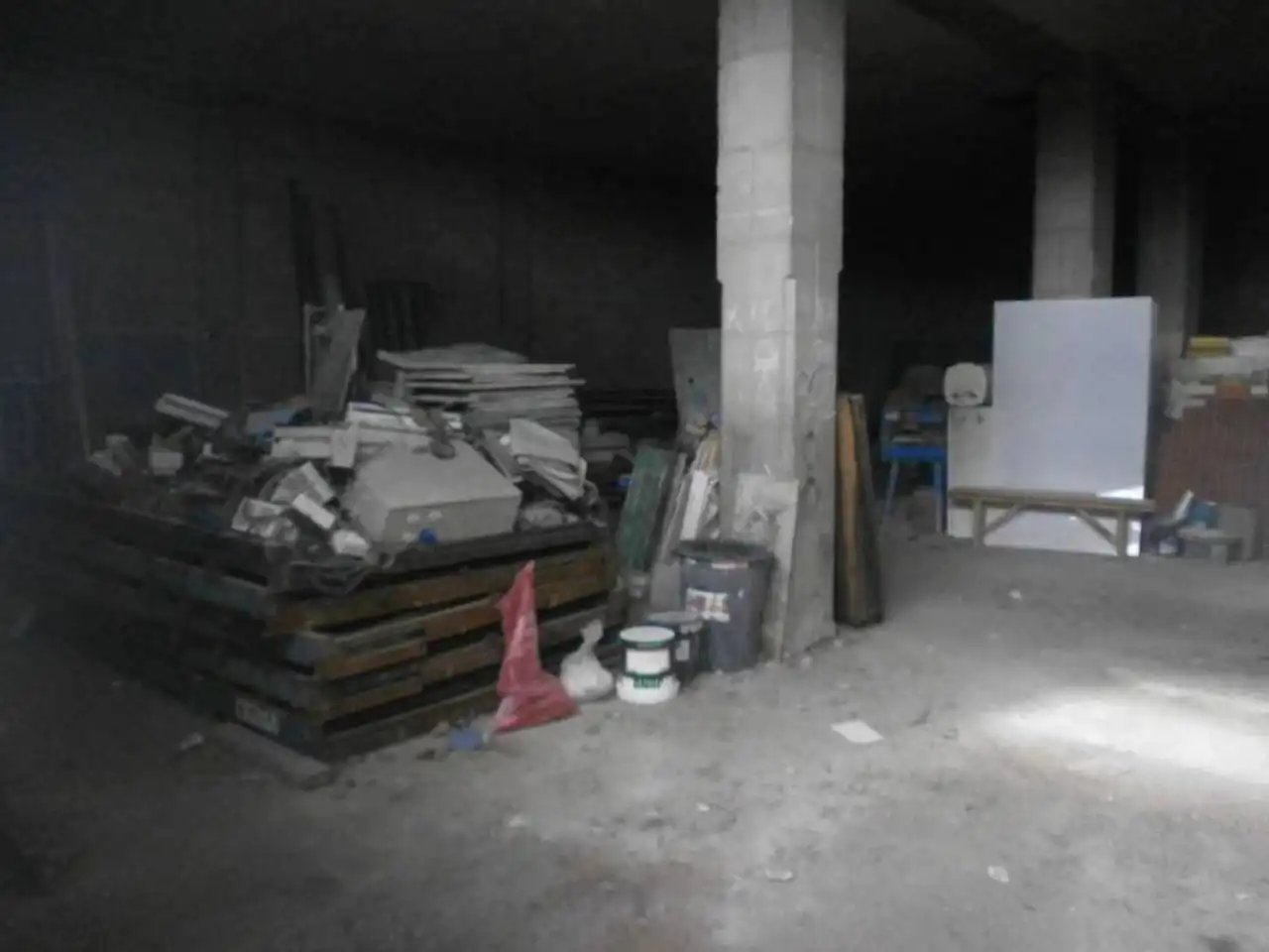 Local en venta en Oviedo  con Parquet y Terraza