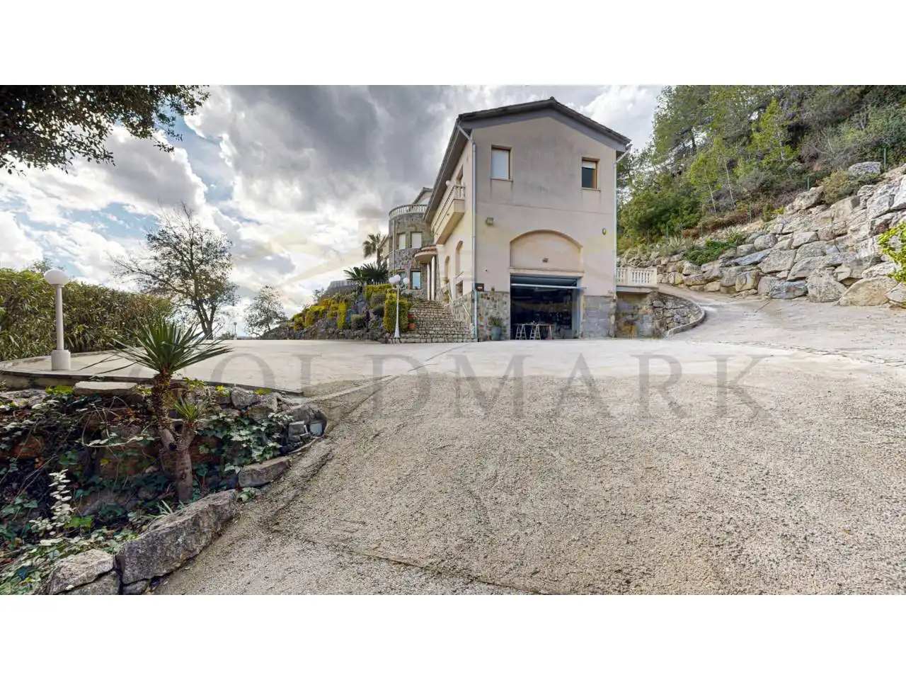 Vista exterior de Casa o xalet en venda en Corbera de Llobregat amb Aire condicionat, Calefacció i Jardí privat
