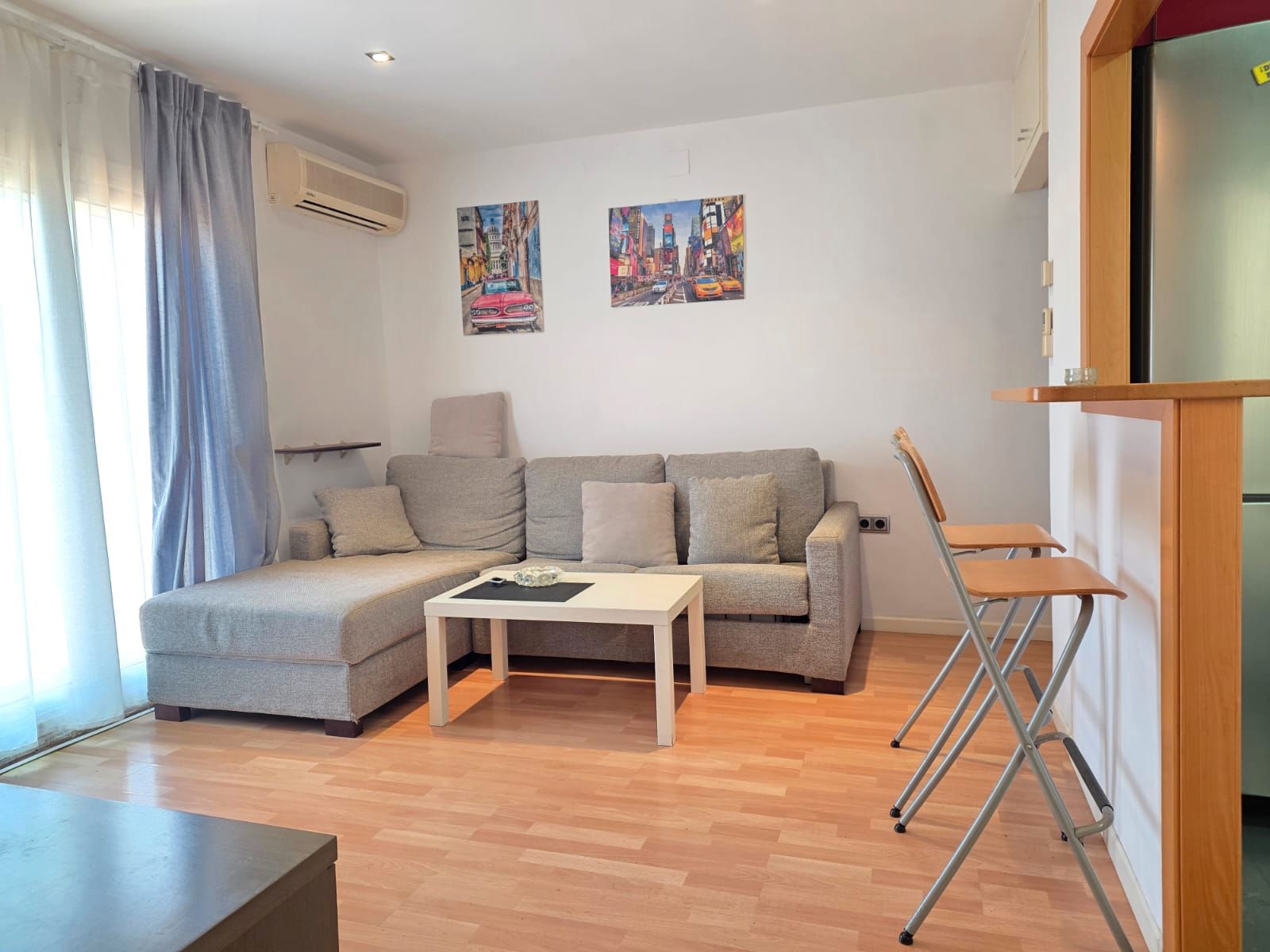 Living room of Attic for sale in Cerdanyola del Vallès  with Air Conditioner, Heating and Parquet flooring
