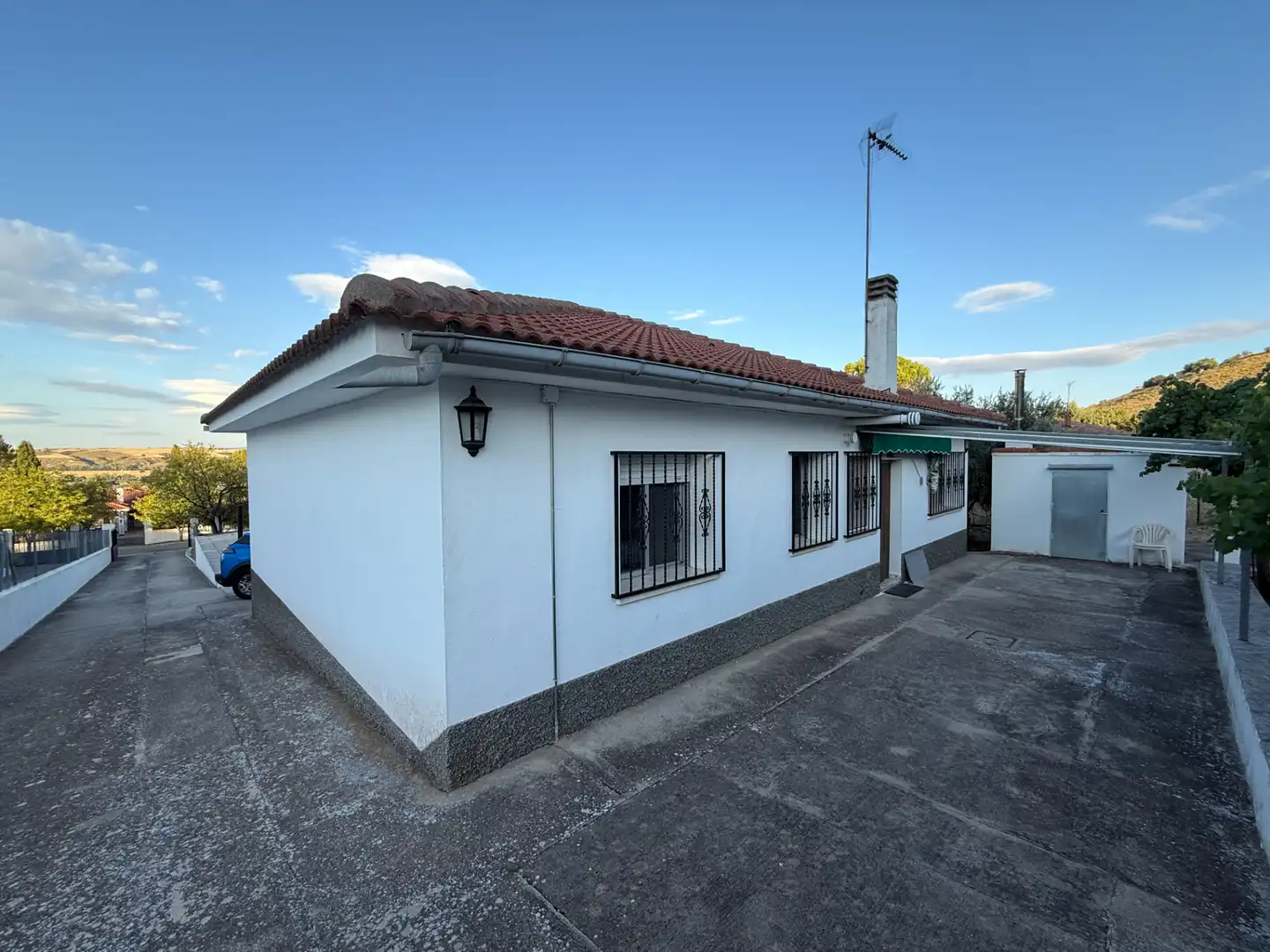 Vista exterior de Casa o chalet en venta en Illana con Calefacción, Jardín privado y Terraza