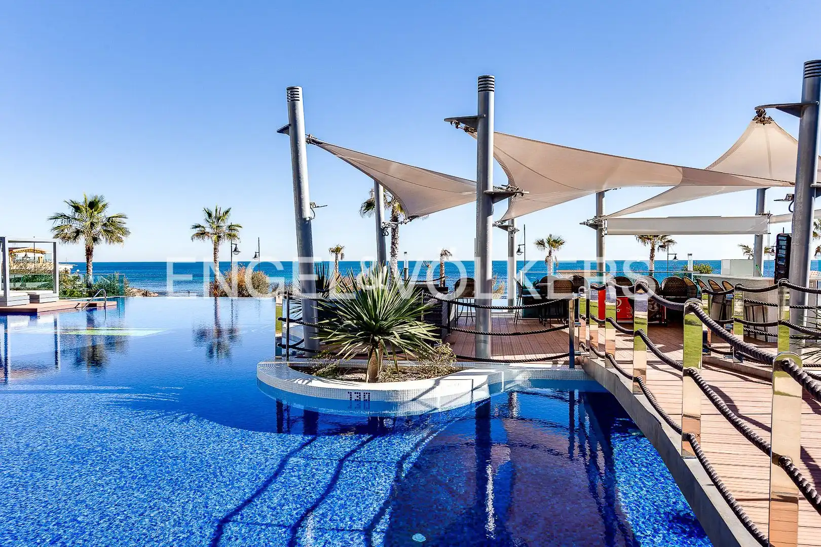 Schwimmbecken von Erdgeschoss zum Verkauf in Torrevieja mit Klimaanlage, Heizung und Terrasse