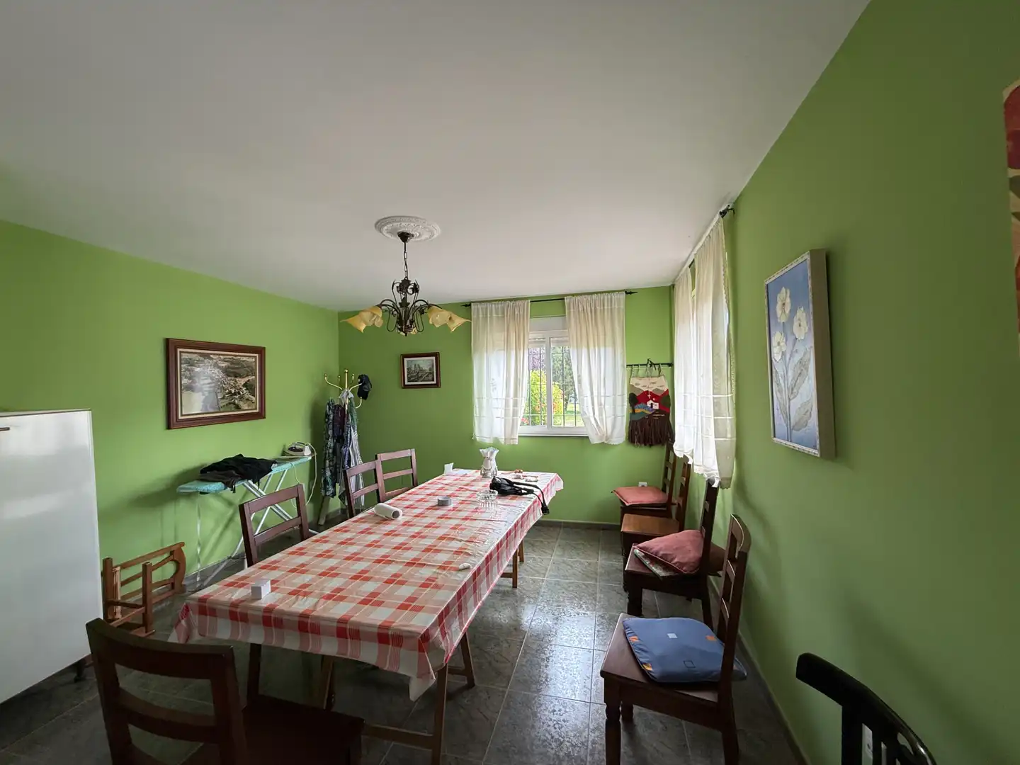 Menjador de Casa o xalet en venda en Llamas de la Ribera amb Calefacció, Jardí privat i Parquet