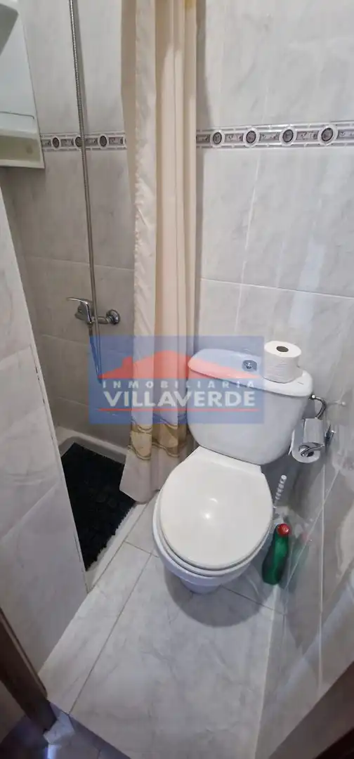 Bany de Casa o xalet en venda en Cangas  amb Calefacció, Terrassa i Traster