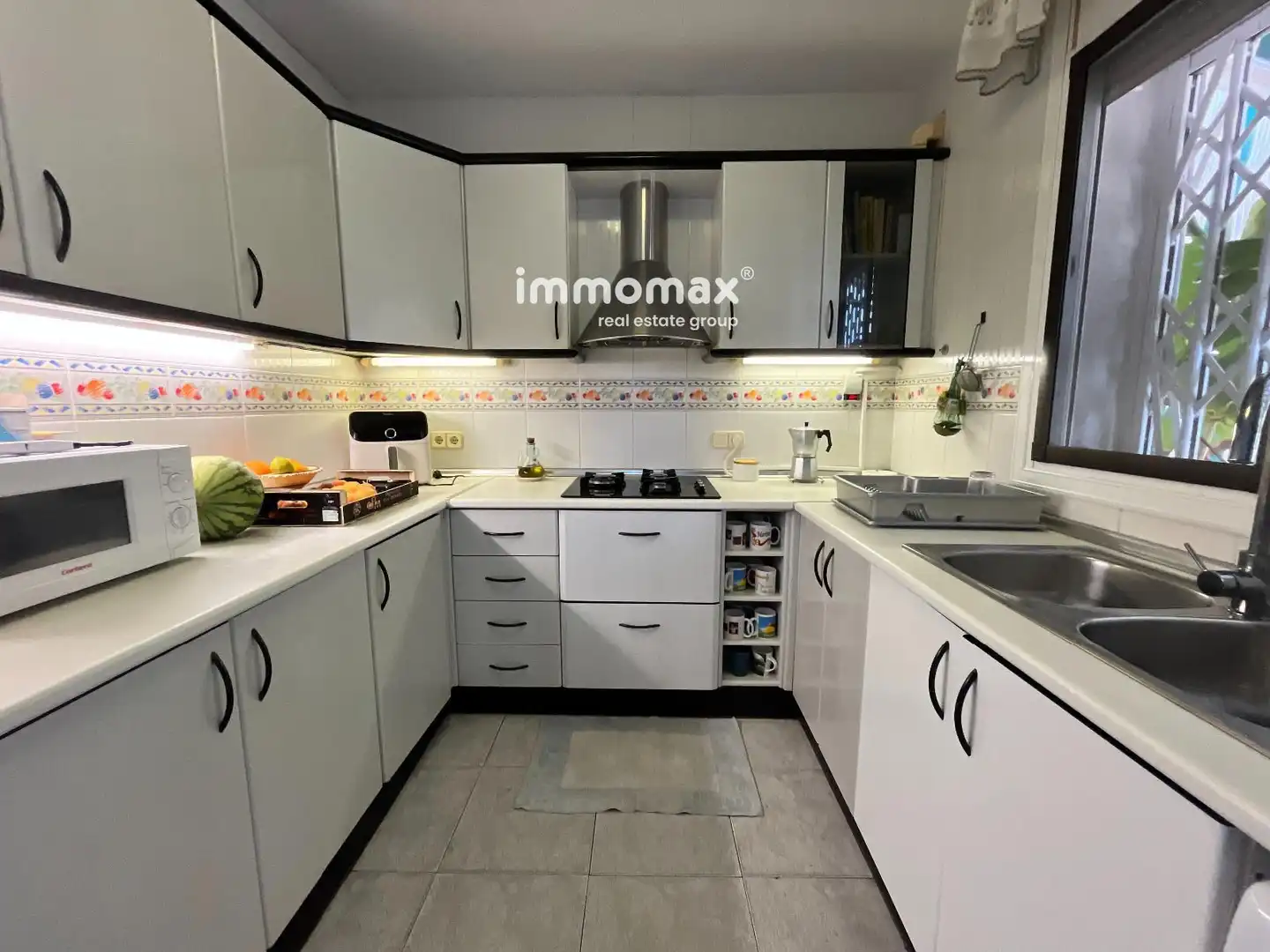 Cocina de Casa adosada en venta en Vilanova i la Geltrú con Calefacción, Jardín privado y Terraza