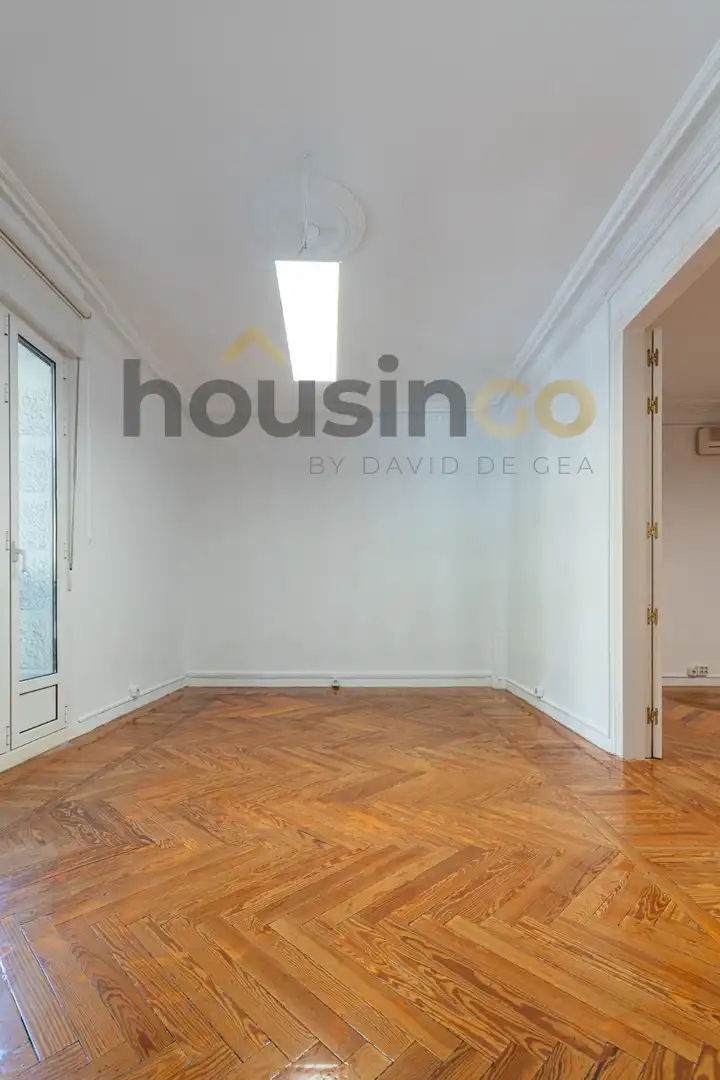 Living room of Office for rent in Madrid  with Air Conditioner, Heating and Balcony