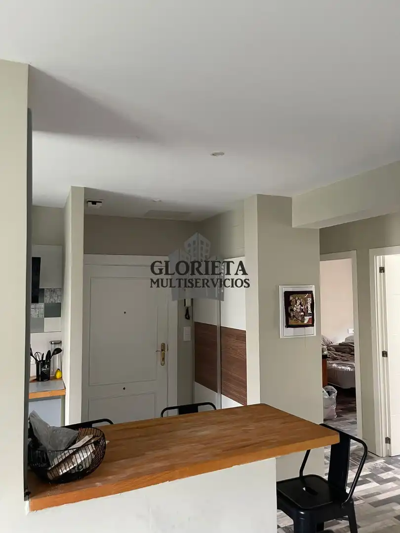 Piso en venta en Vigo  con Calefacción, Jardín privado y Amueblado
