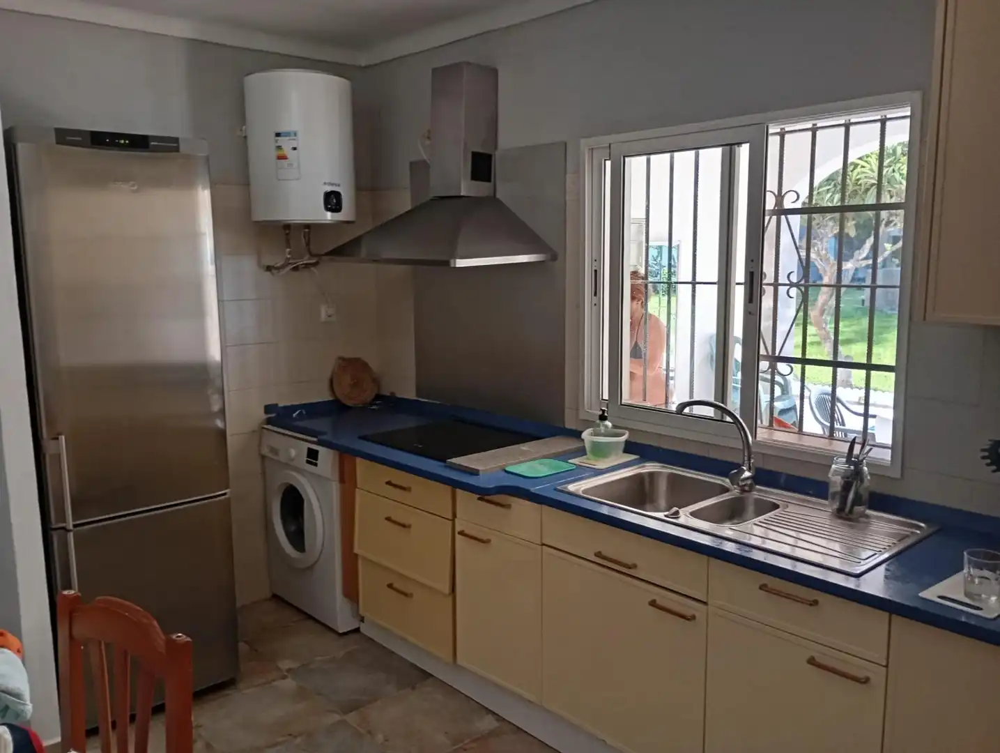 Cocina de Casa o chalet en venta en Chiclana de la Frontera con Jardín privado y Piscina comunitaria
