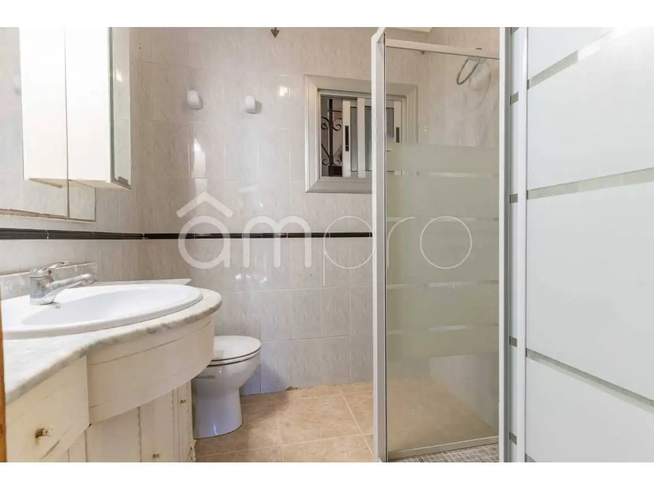 Bany de Casa o xalet en venda en Els Pallaresos amb Jardí privat, Terrassa i Piscina