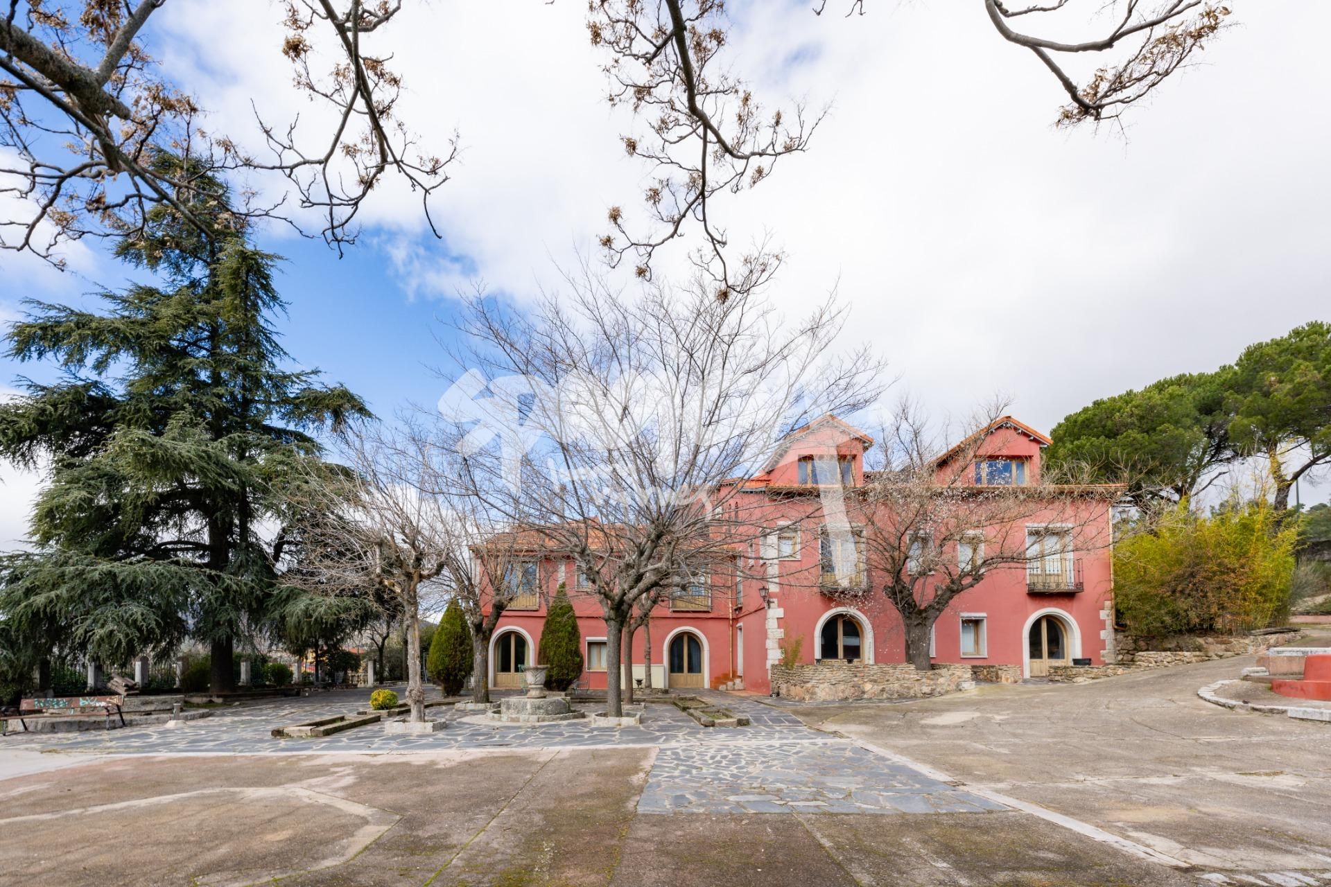 Vista exterior de Finca rústica en venta en Robledo de Chavela con Aire acondicionado, Calefacción y Jardín privado