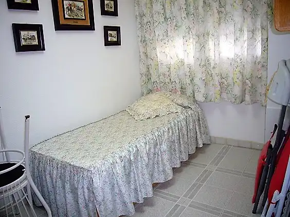 Habitación de Apartamento de alquiler en Benicasim / Benicàssim con Terraza, Amueblado y Lavadora