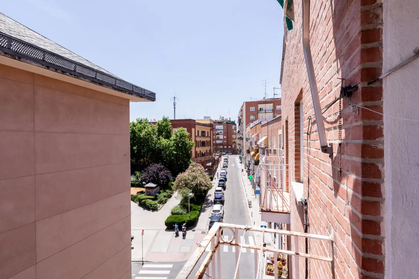 Vista exterior de Piso en venta en Madrid con Balcón