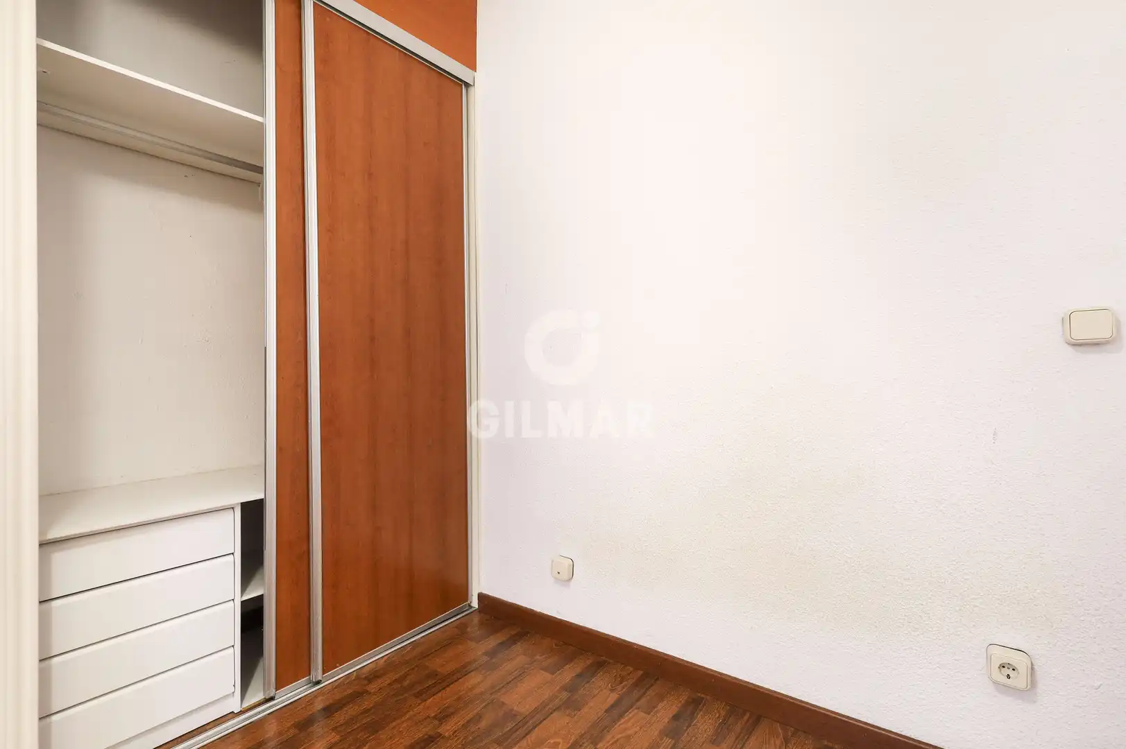 Habitación de Piso en venta en Madrid con Calefacción