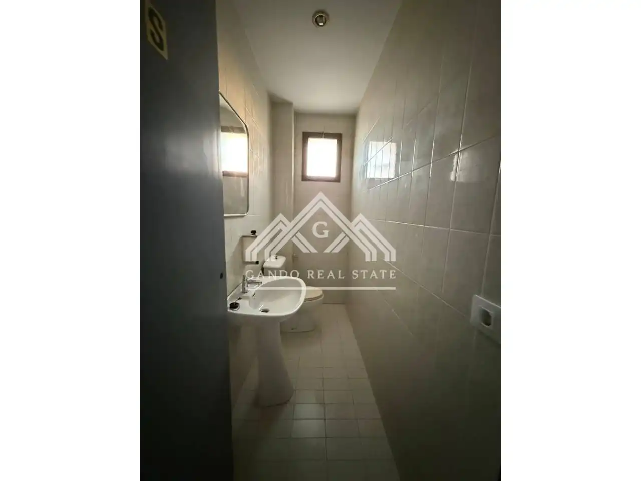 Badezimmer von Fabrikhallen zur Miete in Dos Hermanas