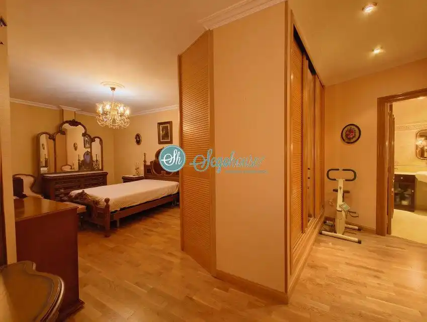 Schlafzimmer von Wohnung zur Miete in Segovia mit Heizung, Parkett und Möbliert