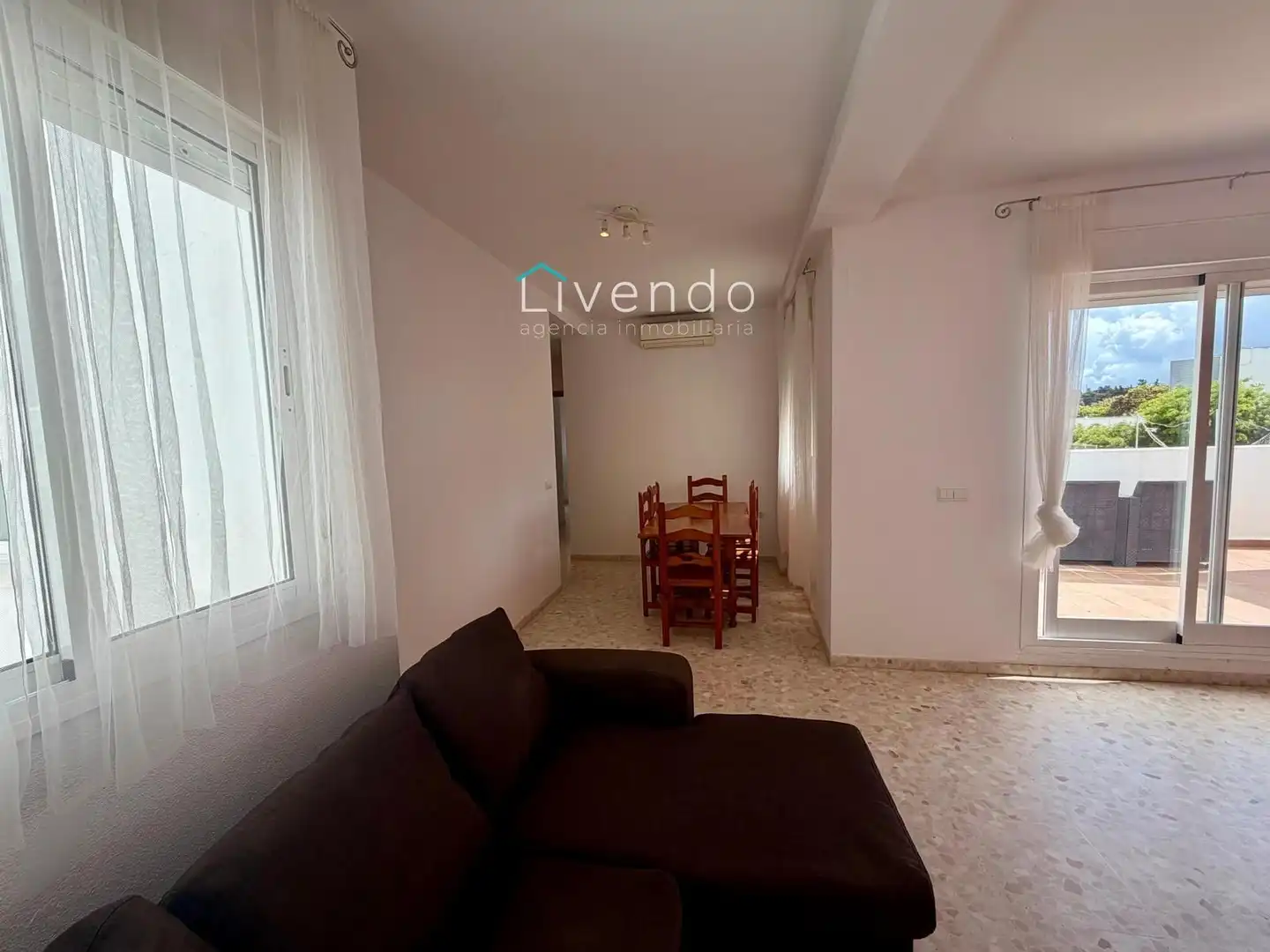 Sala d'estar de Àtic en venda en Conil de la Frontera amb Traster i Moblat