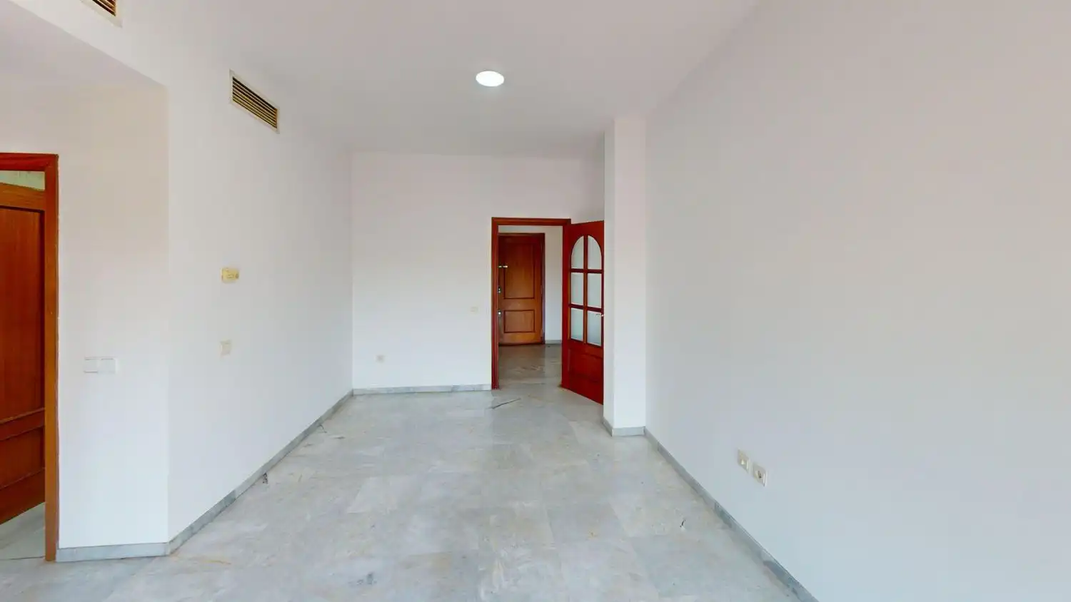 Wohnung zur Miete in Sevilla mit Klimaanlage, Heizung und Balkon