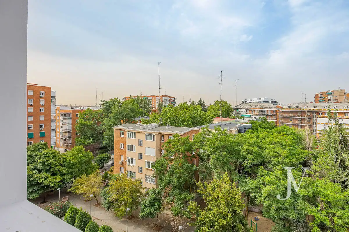 Vista exterior de Pis en venda en Madrid amb Aire condicionat, Calefacció i Terrassa