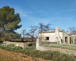 Vista exterior de Finca rústica en venda en Pozorrubio amb Piscina