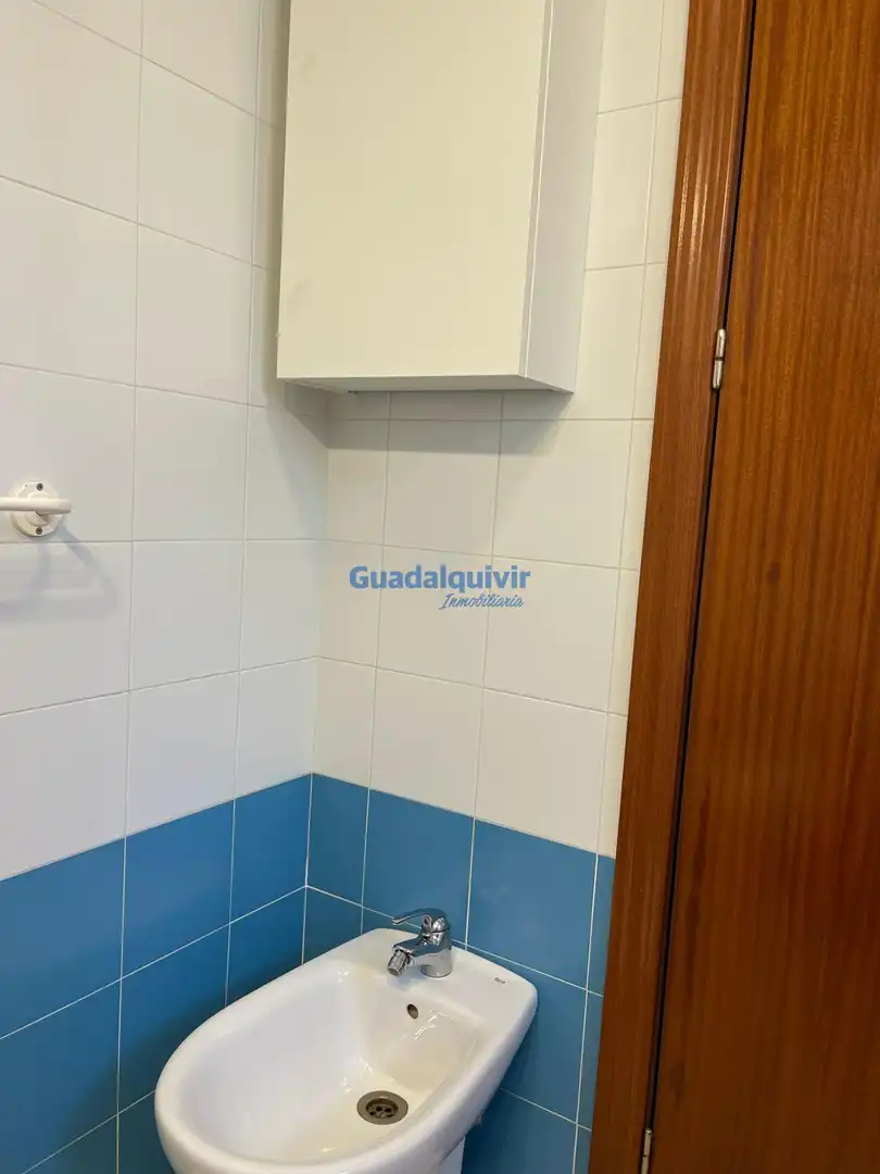 Bathroom of Flat for rent in Montequinto  with Air Conditioner and Furnished