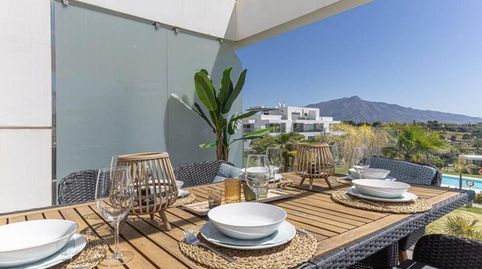 Foto 2 de Apartamento de alquiler en Benatalaya, Estepona