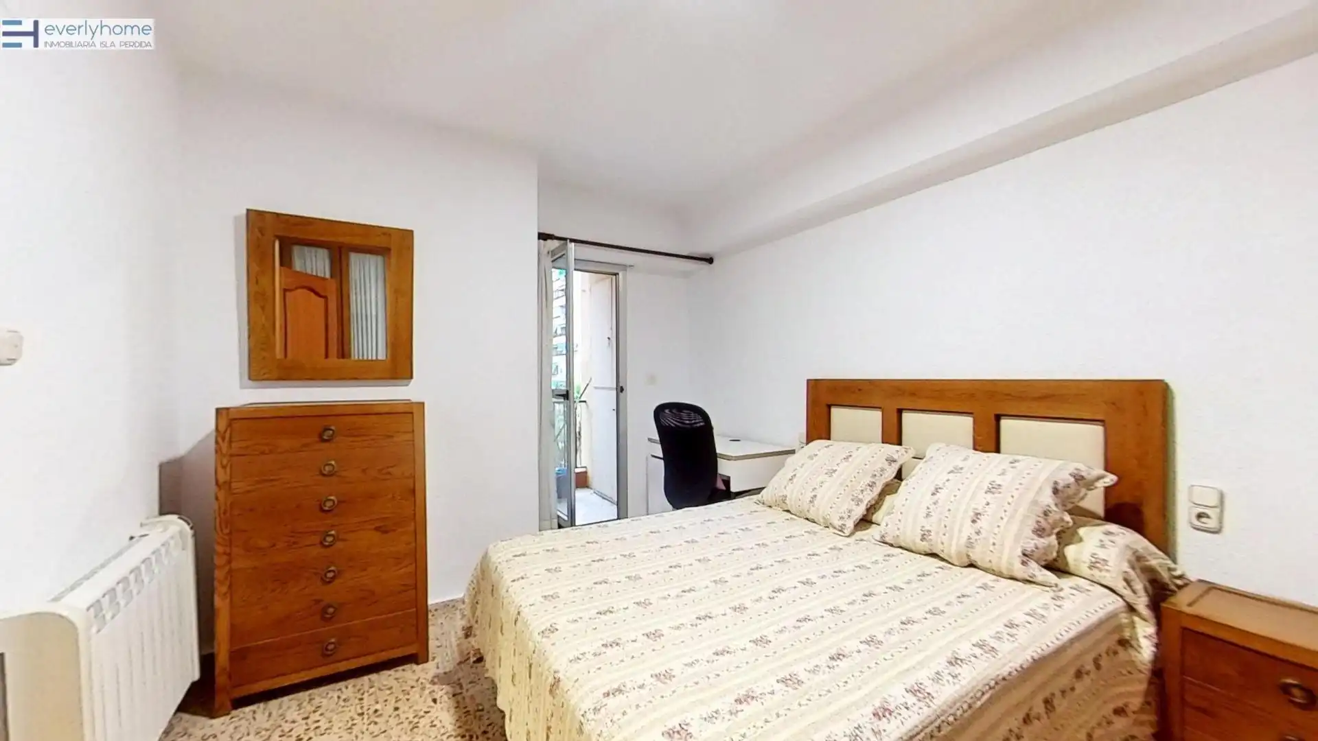Bedroom of Flat for sale in Valencia  with Furnished and Balcony