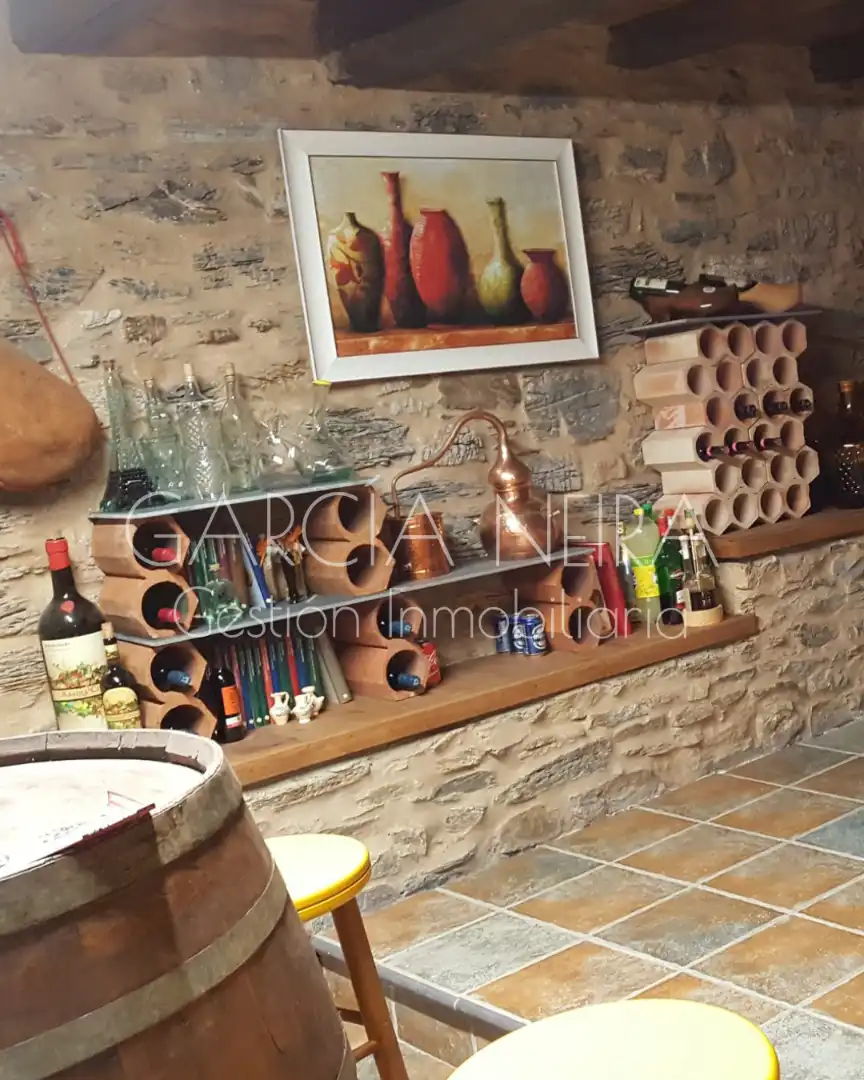 Finca rústica en venta en Baralla con Jardín privado, Parquet y Amueblado