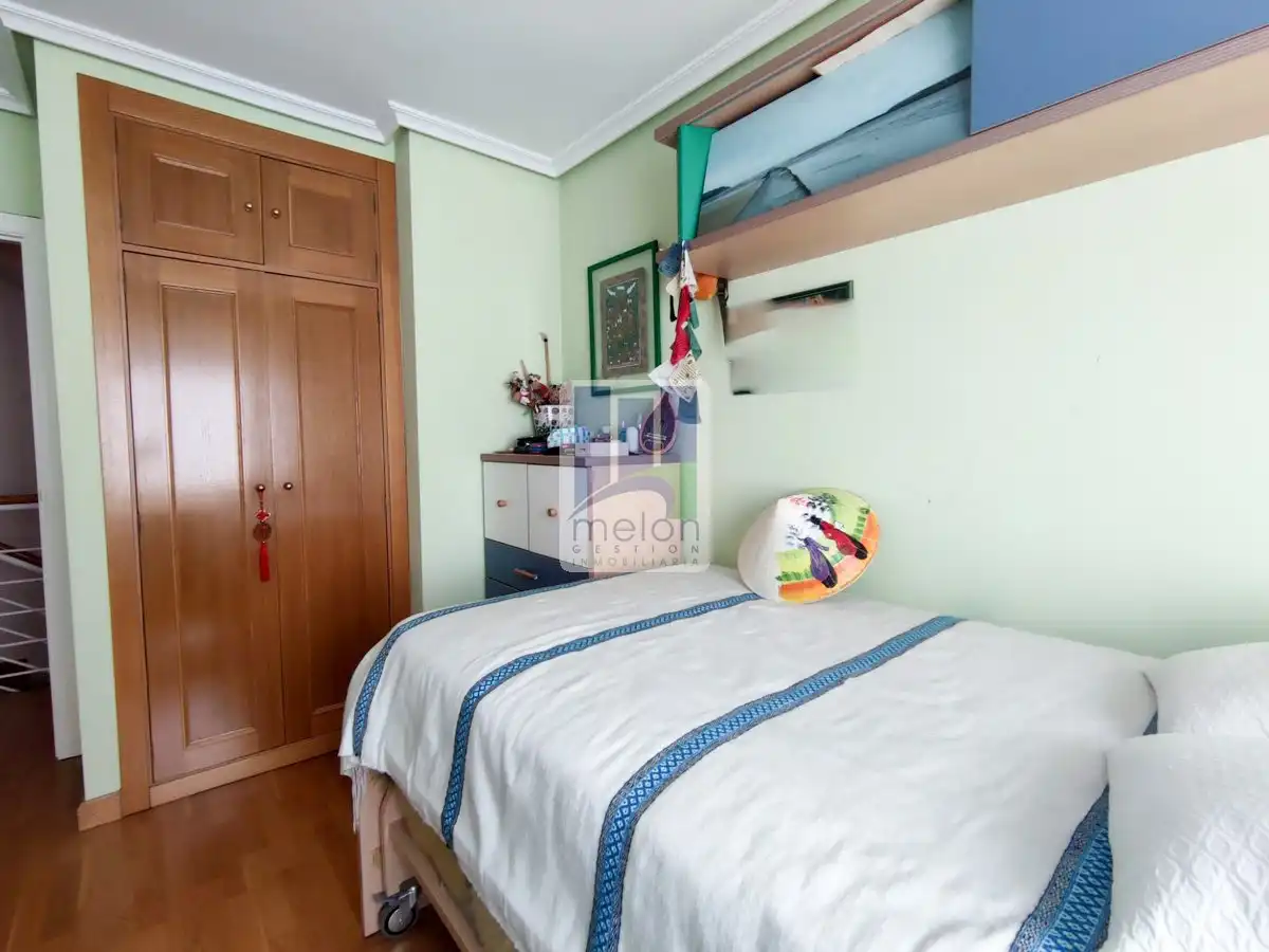 Dormitori de Casa o xalet en venda en Burgos