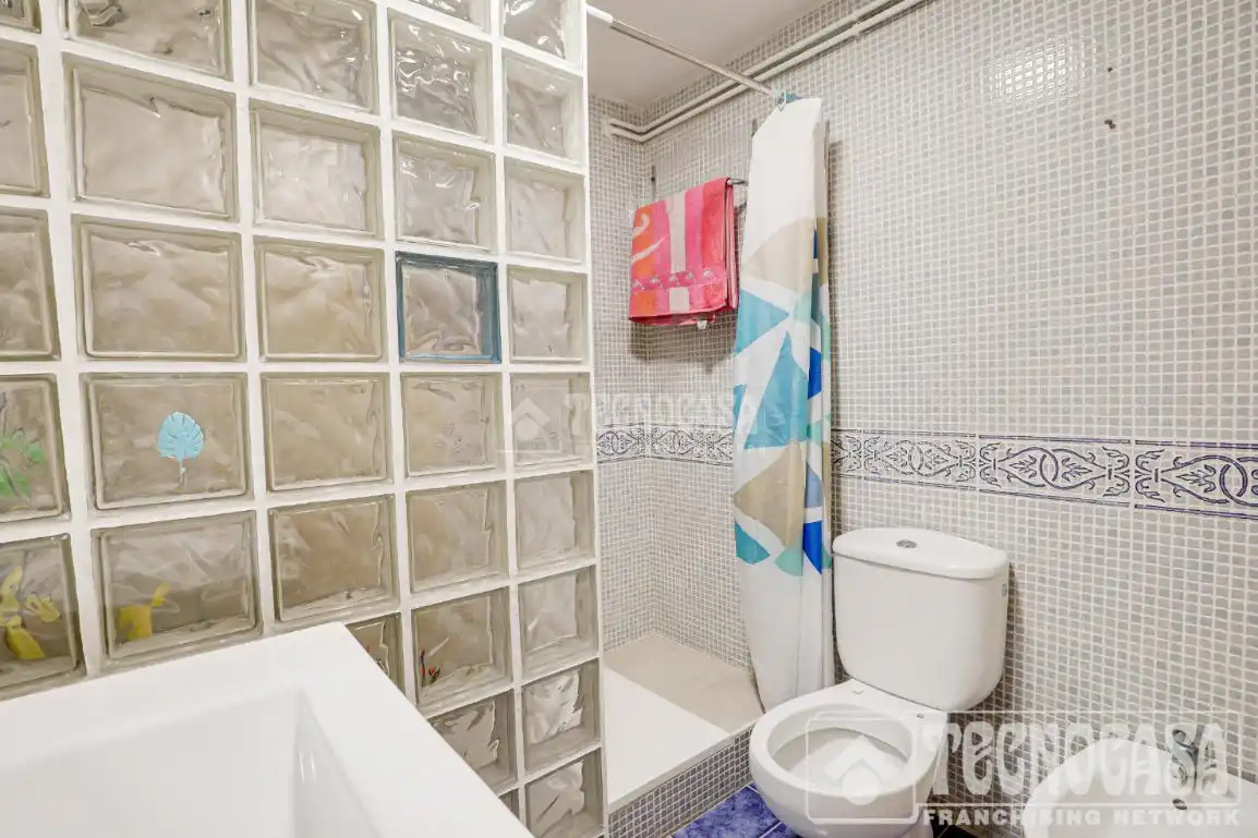 Baño de Piso en venta en Barcelona con Balcón