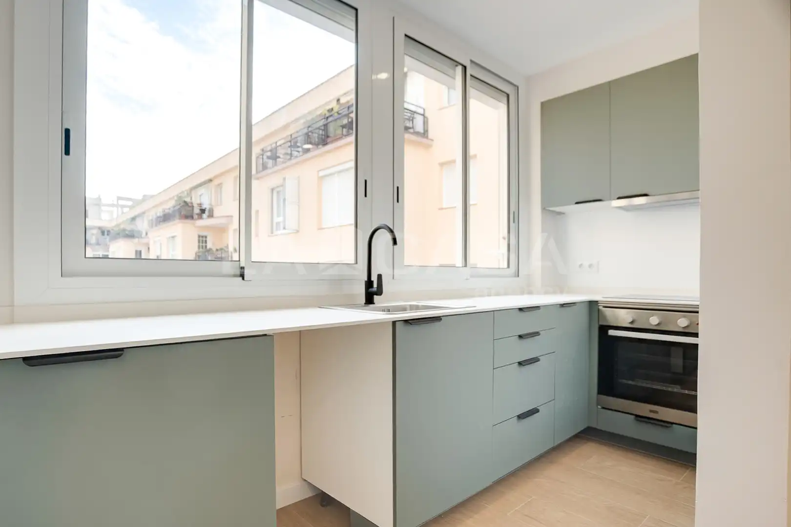 Kitchen of Flat for sale in Barcelona  with Balcony