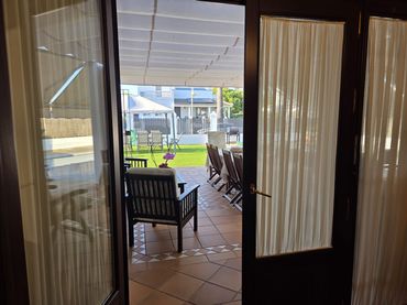 Detached house with balcony for sale in Avenida Cristóbal Colón 2