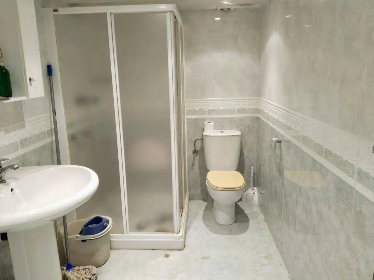 Bany de Casa o xalet en venda en Villagonzalo Pedernales amb Moblat