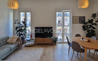 Sala d'estar de Apartament en venda en  Valencia Capital amb Aire condicionat, Parquet i Balcó