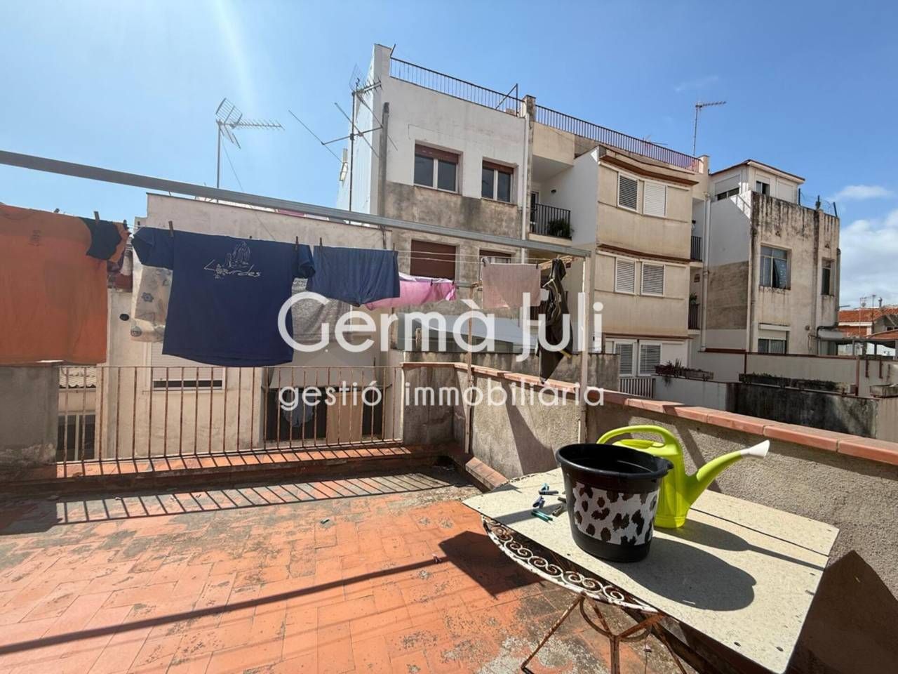 Vista exterior de Casa o xalet en venda en Badalona amb Terrassa