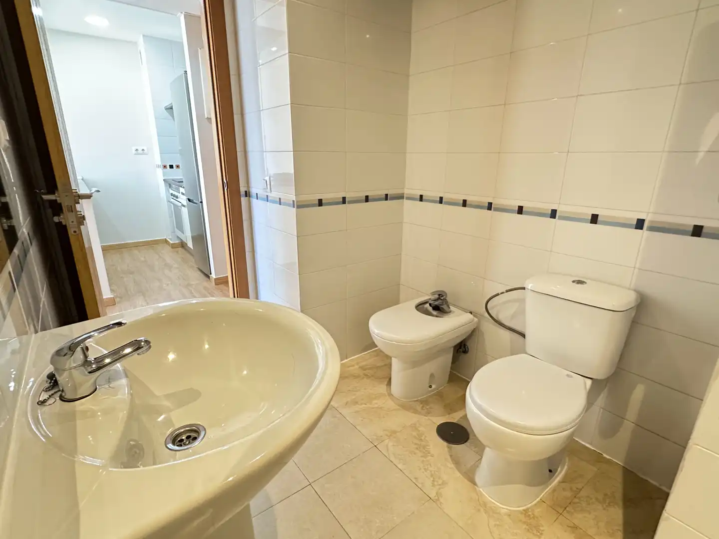 Bathroom of Flat for rent in Madrid  with Air Conditioner, Heating and Storage room