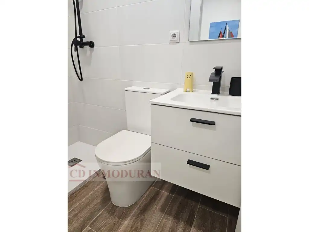 Bany de Edifici en venda en Alicante / Alacant